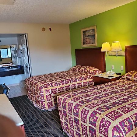 Rodeway Inn Forest City Esterno foto