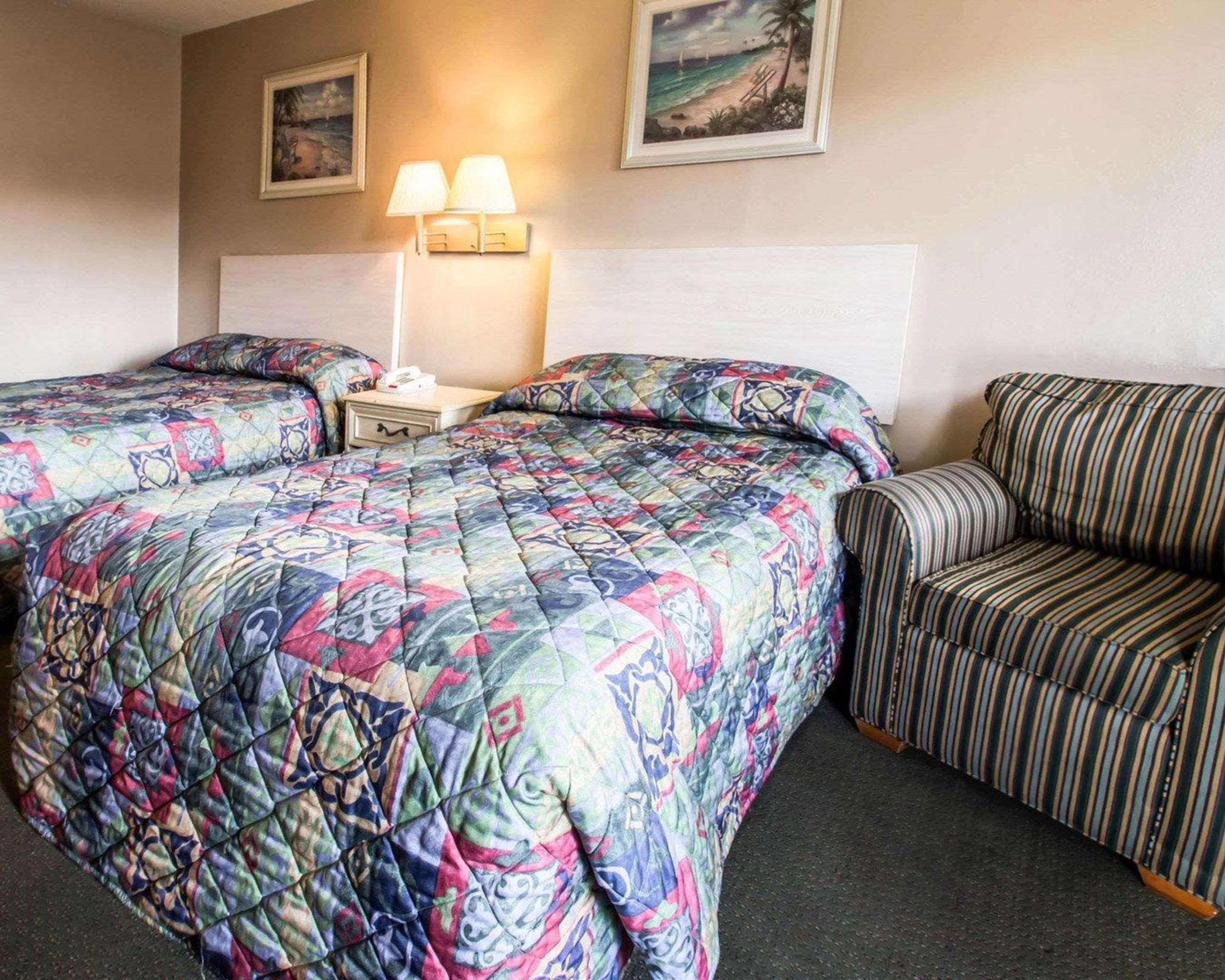 Rodeway Inn Forest City Esterno foto