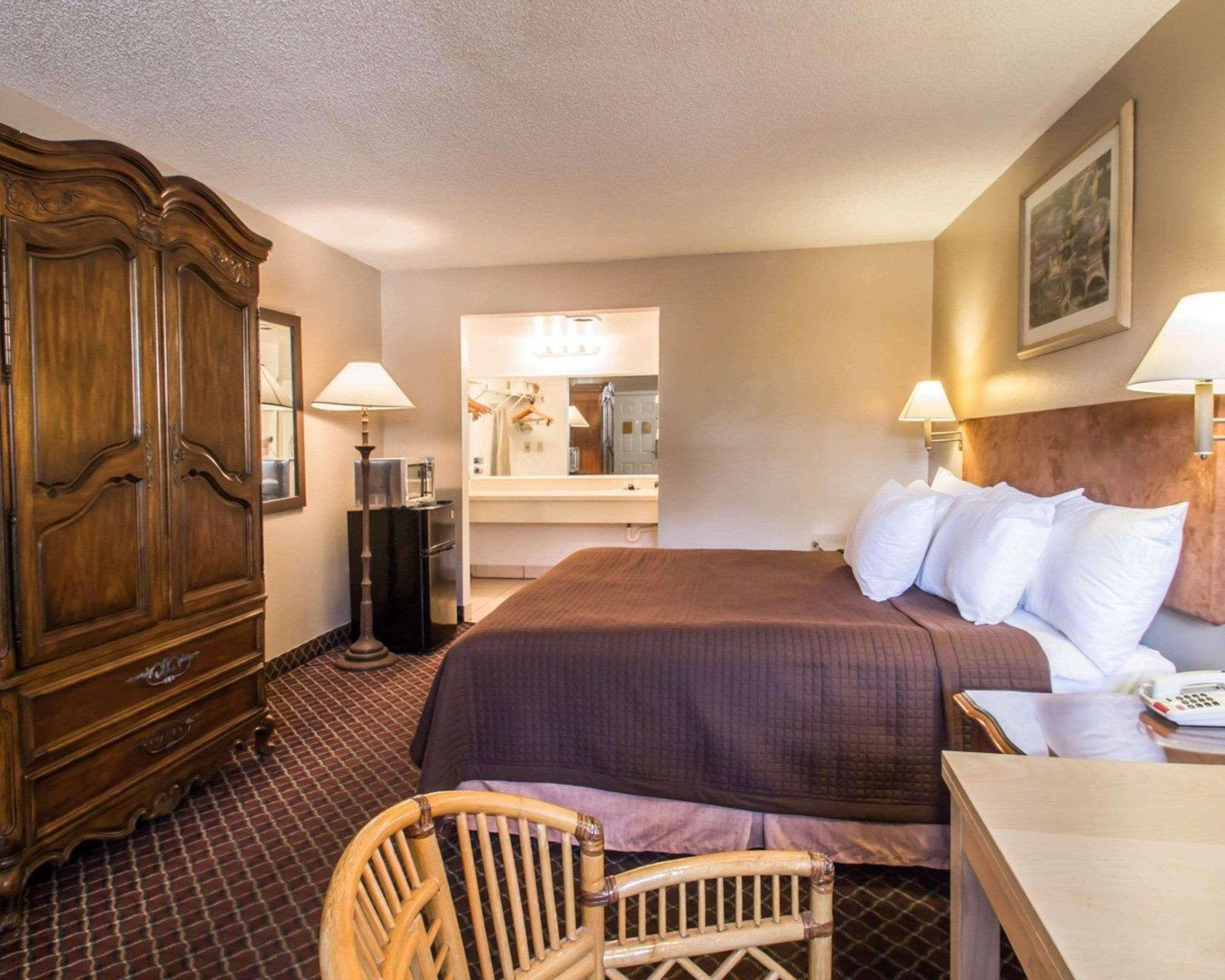 Rodeway Inn Forest City Esterno foto